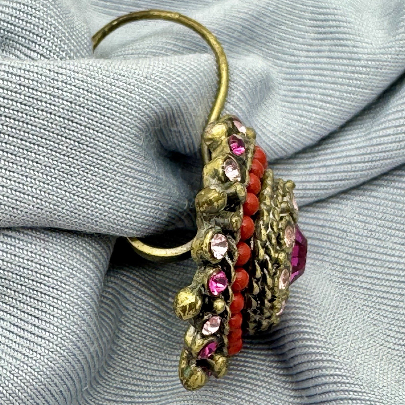VTG Bronze Crystal Rhinestone Pierced Hinge Back Earrings Lt Rose Fuchsia Red