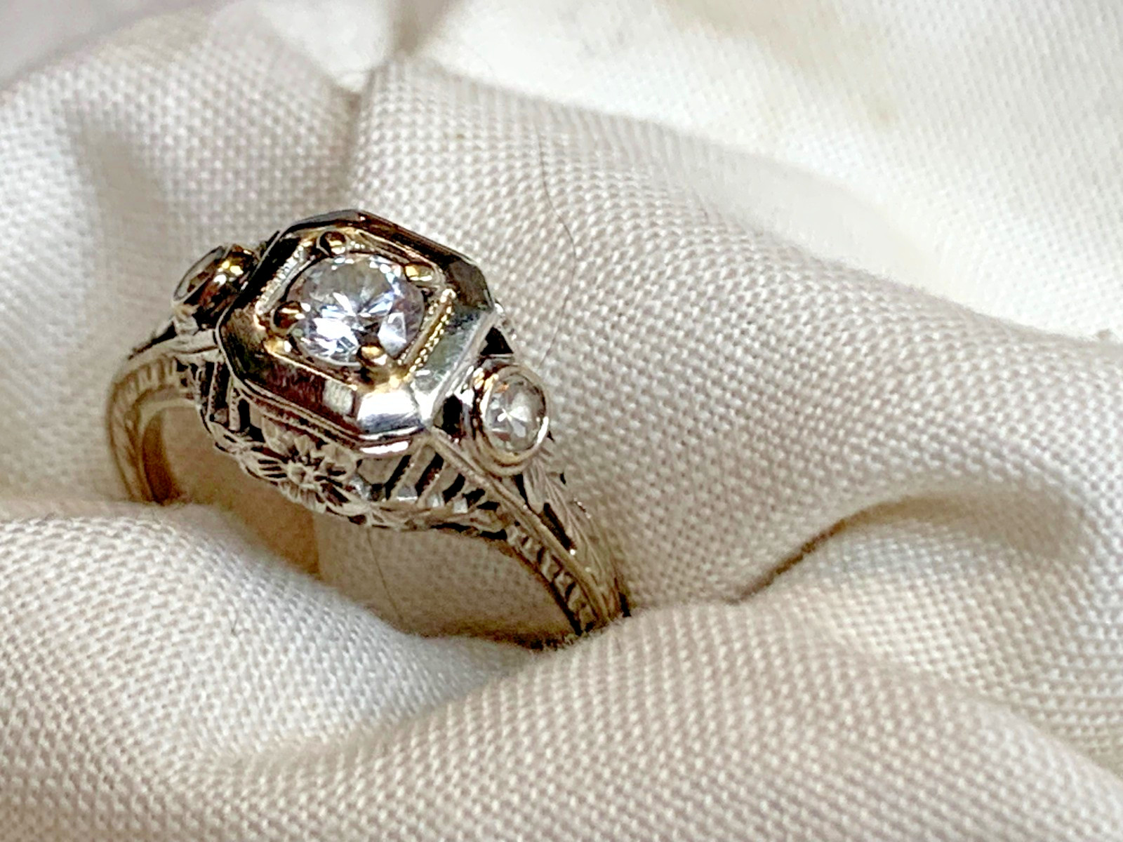 Vtg White Gold Diamond Ring 2.55g Fine Jewelry Size 5.25 Band Clear Stone *READ*