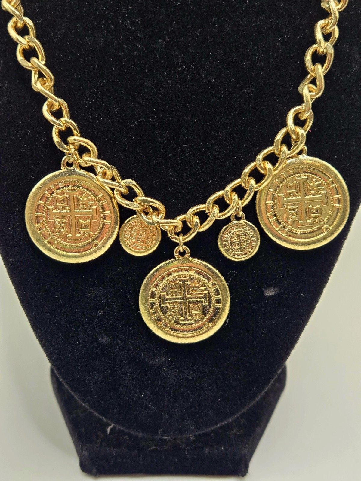 Vintage Gold Tone Faux Old Coin Design Necklace Unmarked 17” Chain & 3” Extender