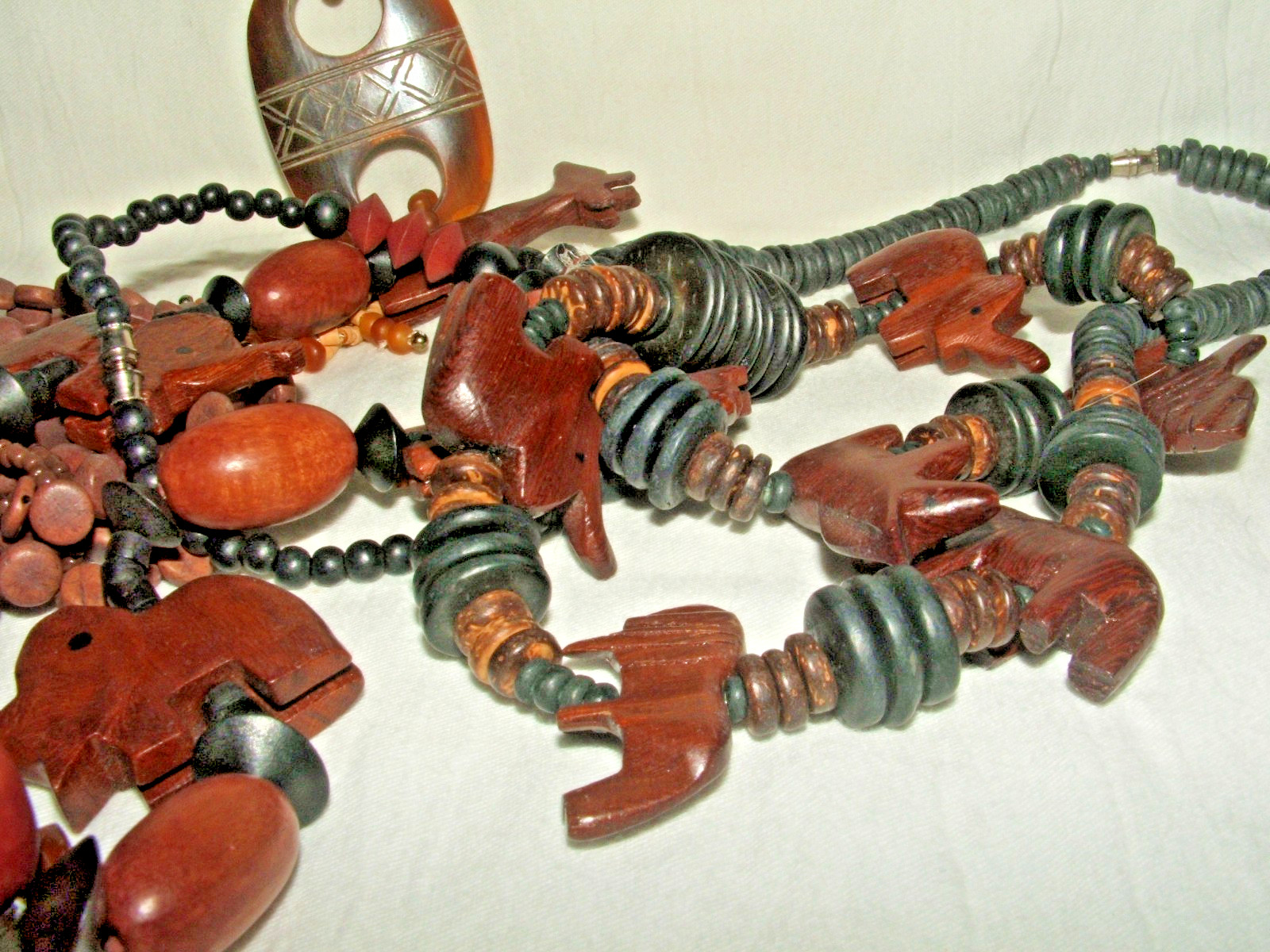 6 pc Vintage Wood Carved Safari Theme Jewelry Collection in Browns Black & Beige
