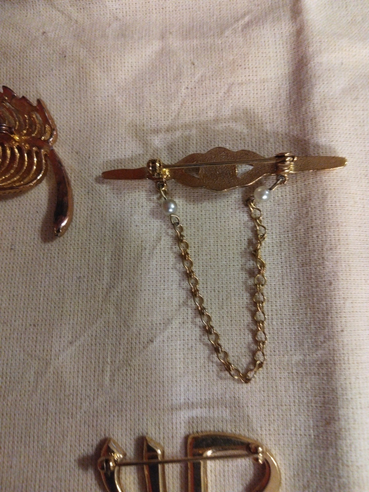 Lot of 8 Different Gold Tone Vintage To Now Brooches! ALL WEARABLE!