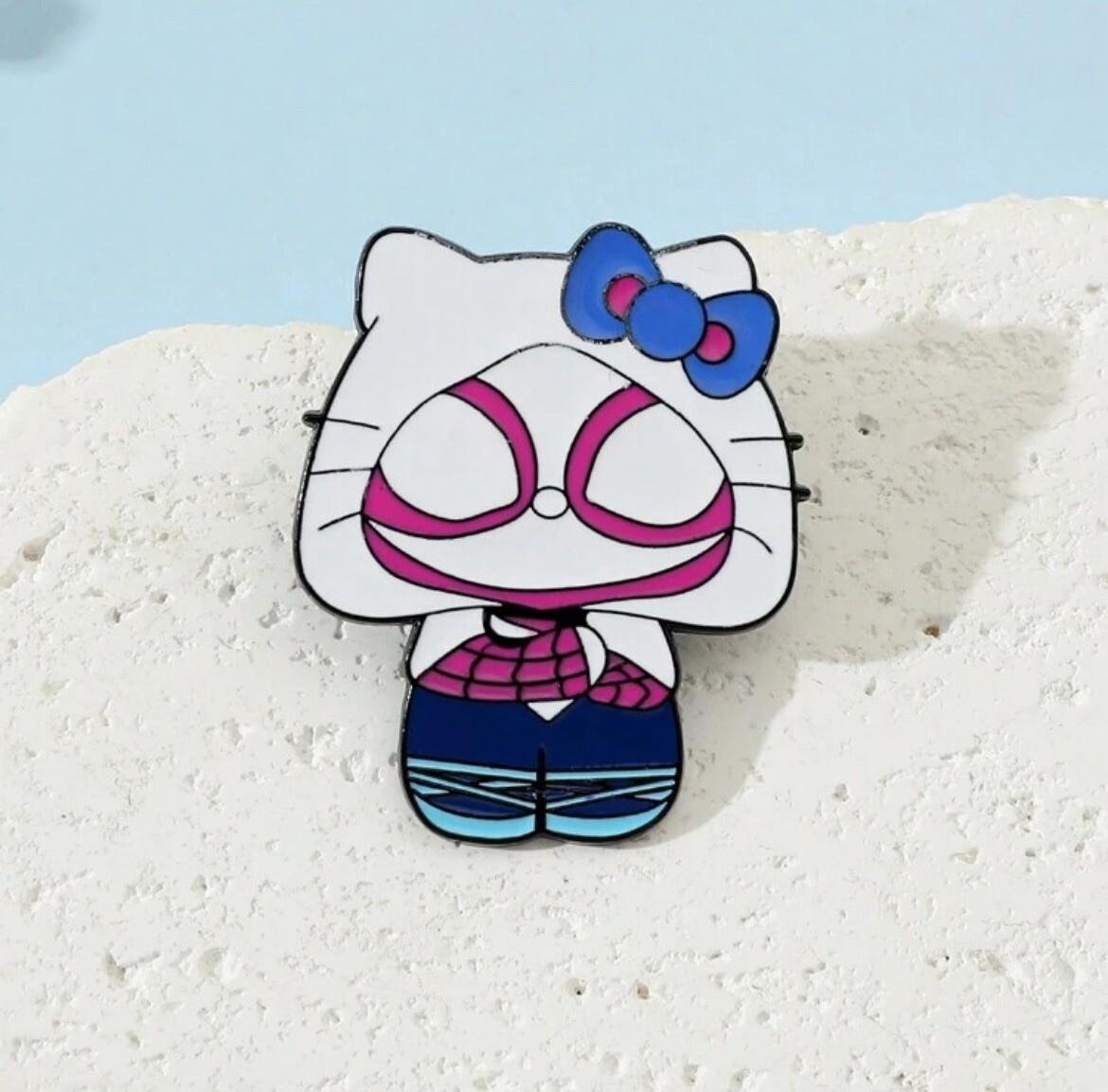 New HELLO KITTY Pin GWEN STACY Brooch SPIDER-MAN Costume SPIDER WOMAN Cosplay