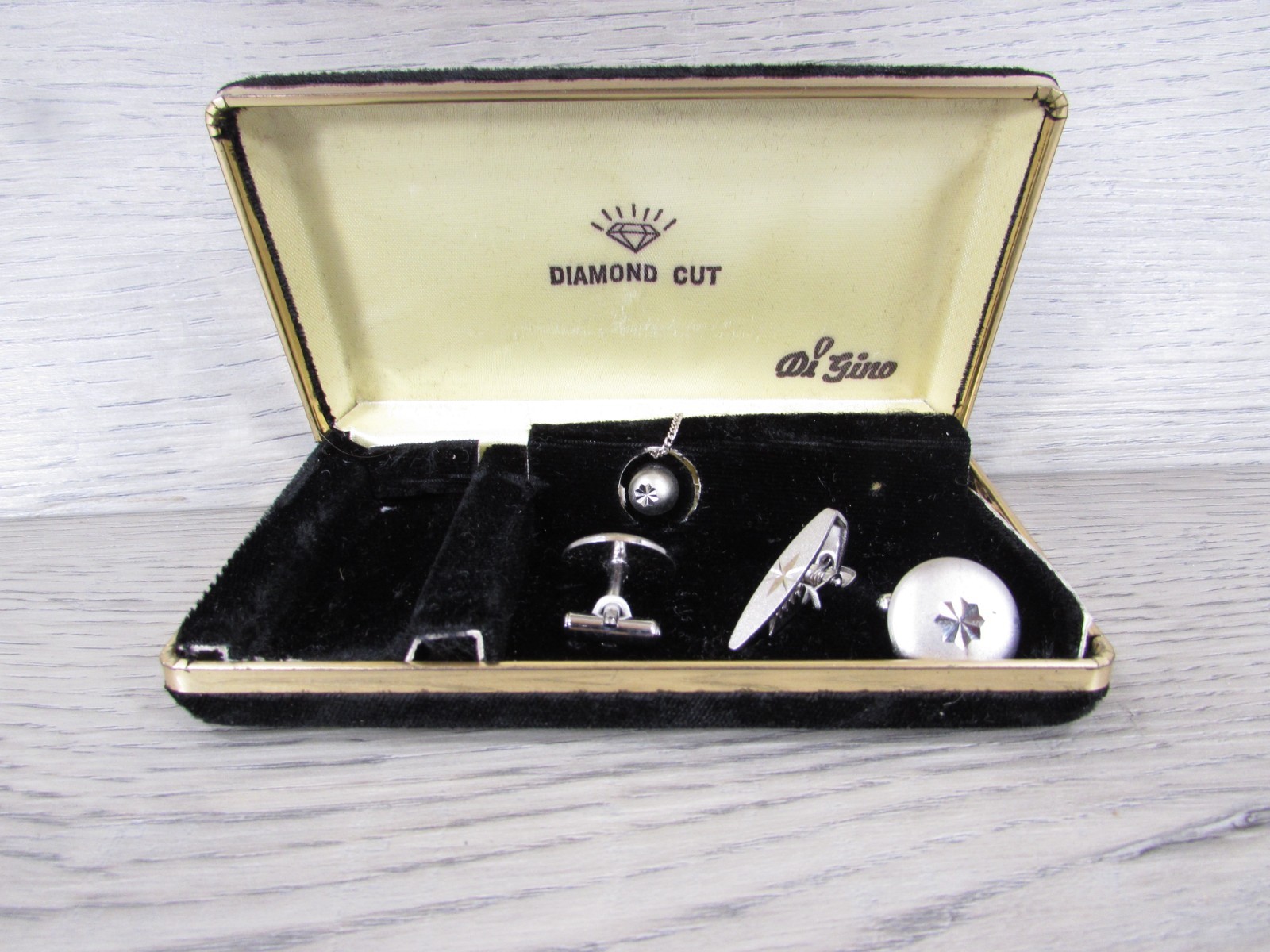 Vintage Di Gino Cufflinks Tie Tac Tie Bar Set SILVER Tone Diamond Cut