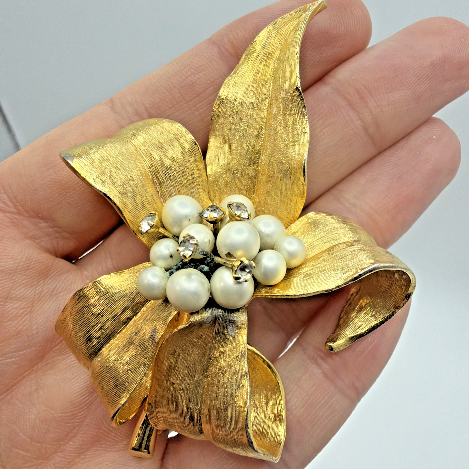 Vintage Brushed Gold Toned Flower Brooch Faux Pearl Rhinestones