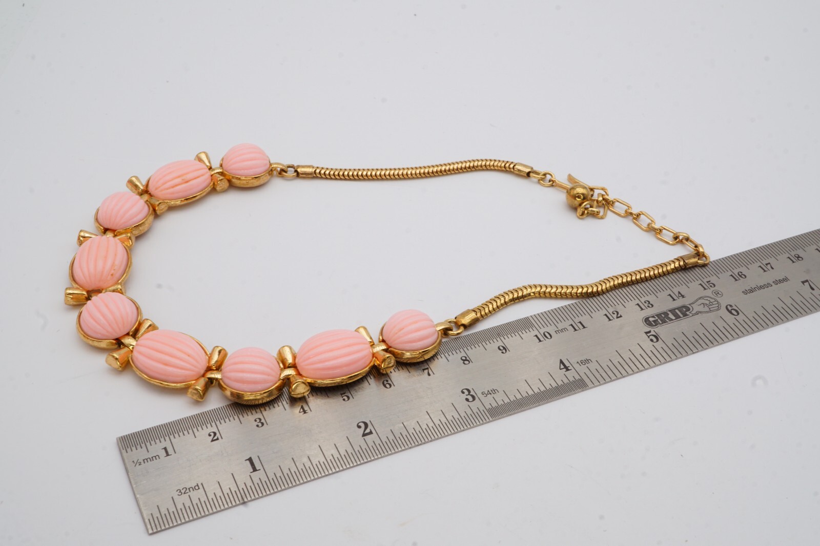 Vintage Necklace Gold Tone Molded Pink Stone 15.5″