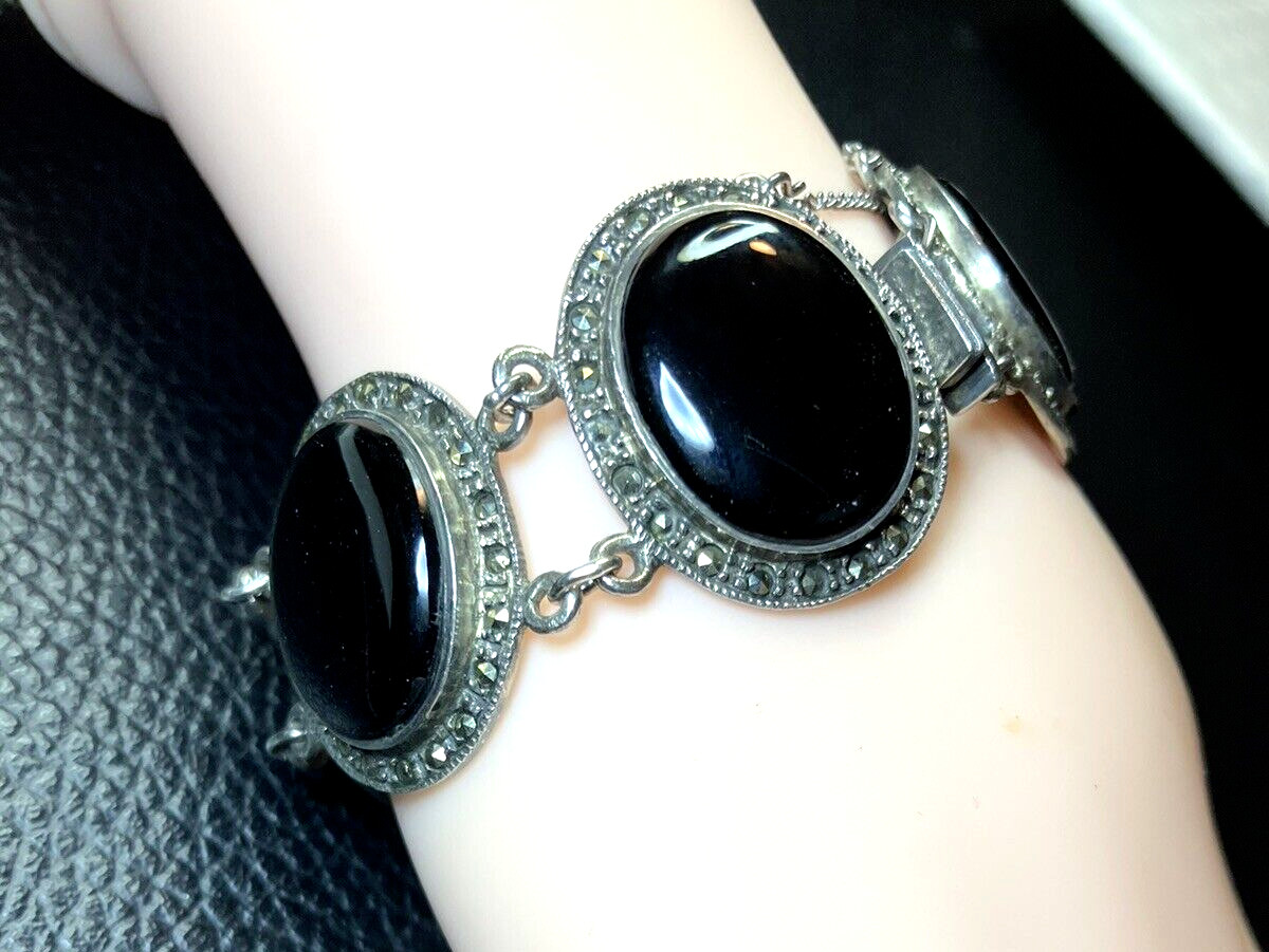 Signed TM (Taxco Mex) 925 Sterling Silver Oval Black Onyx & Marcasite Bracelet