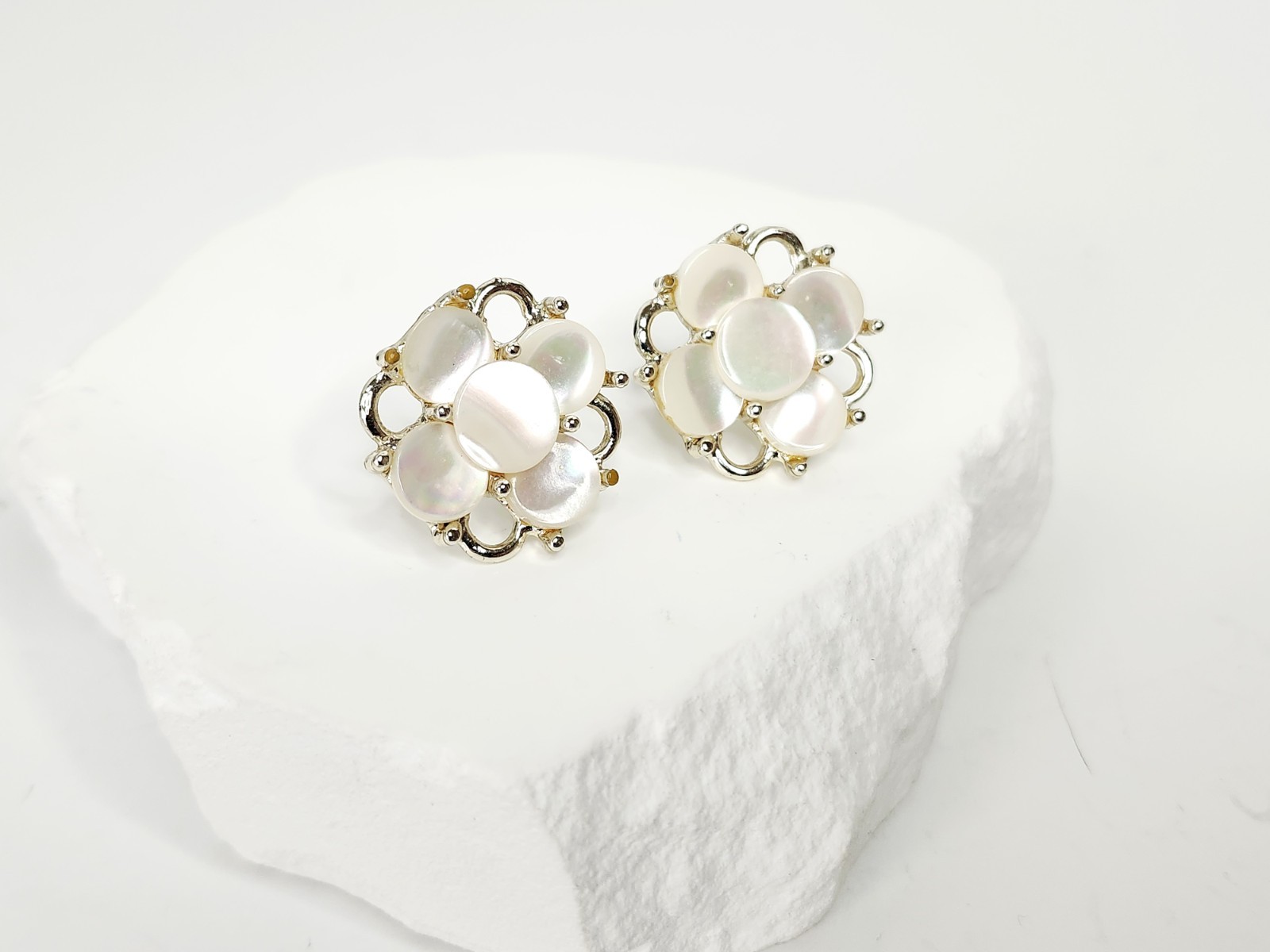 Vintage Rhodium Plate Gold Metal Mother Of Pearl Flower Maltese Cross Earrings