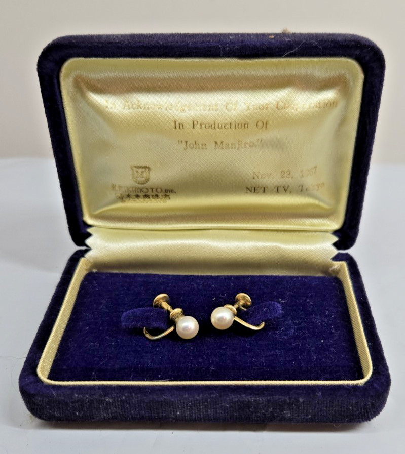 Vintage MIKIMOTO Pearl 14K Gold Screw Back Earrings John Manjiro pr special box