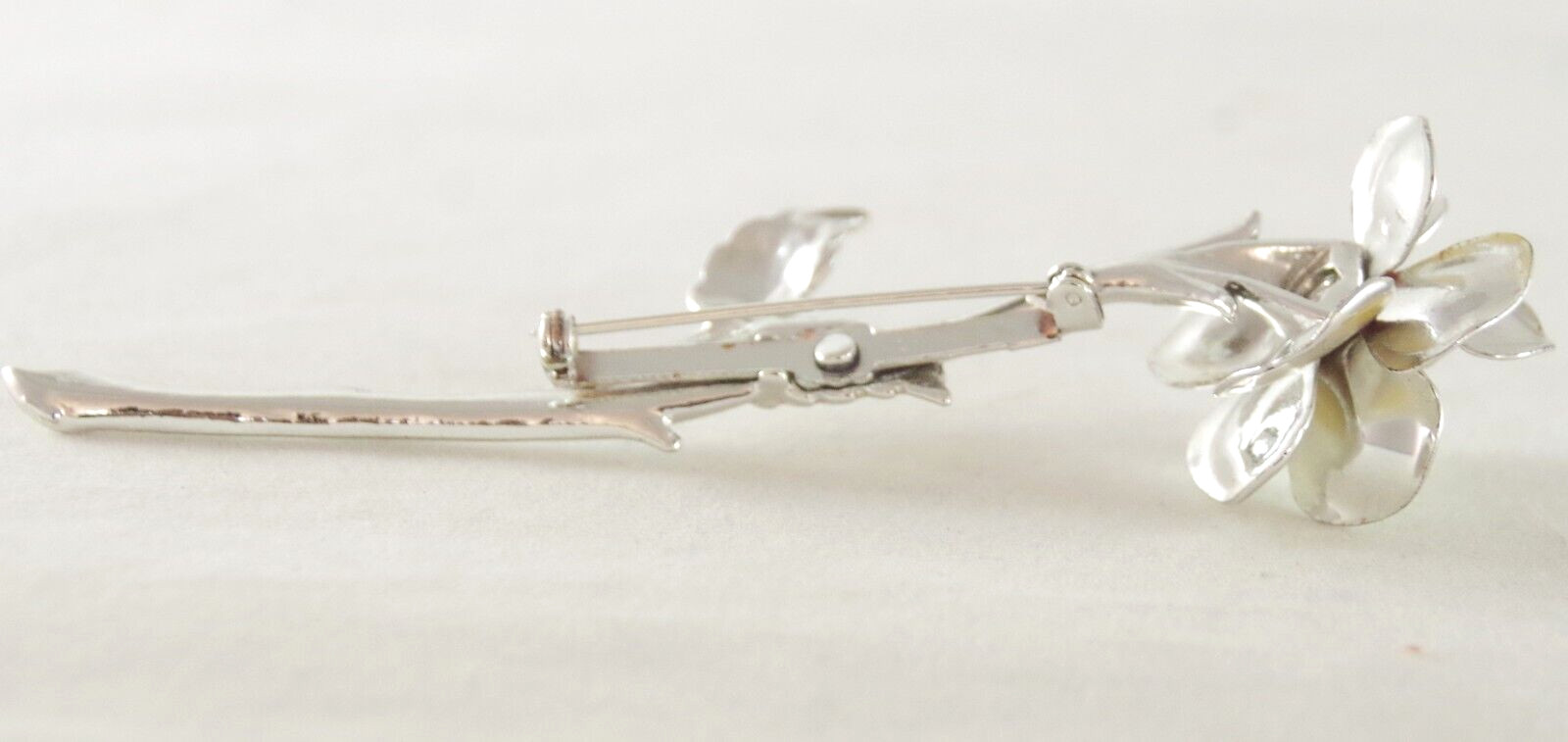 Minty! 4.25″ VTG 1960’s AB RHINESTONE LONG STEM FLOWER SILVER/ GOLD BROOCH/ PIN