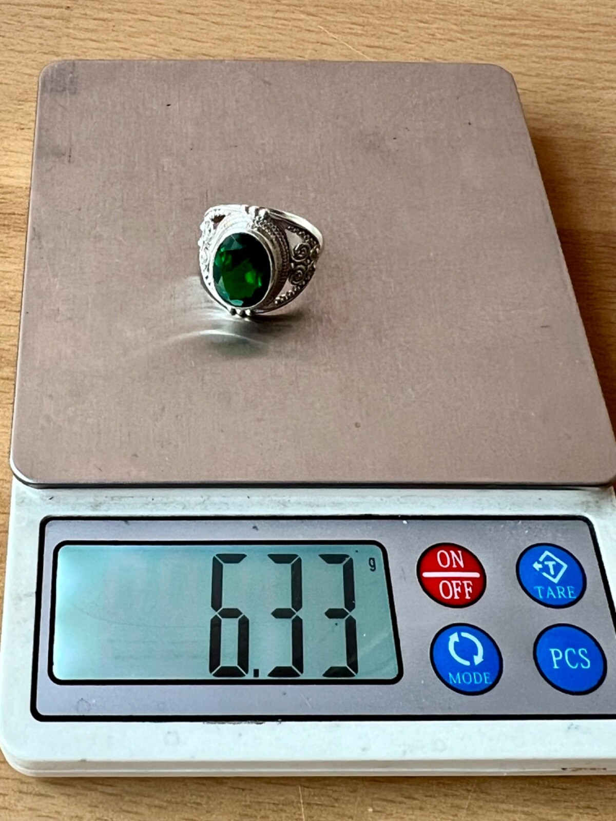 VINTAGE LARGE VIVID GREEN OVAL PASTE GLASS RING 925 STERLING SILVER ORNATE