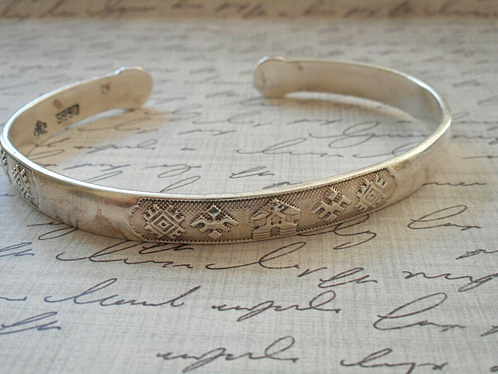 Vintage Sterling 990 Picto Hallmark Picto Stamped Design Cuff Bracelet A85VR