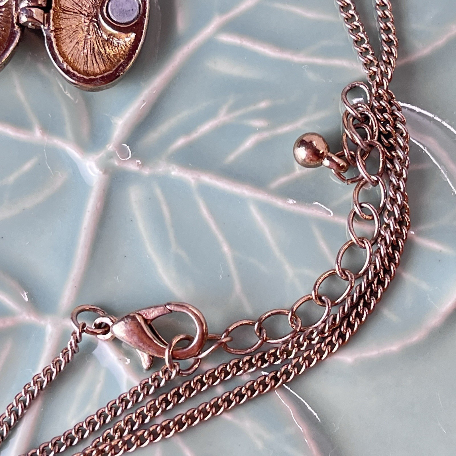 Vintage Embossed Gold Tone Locket Necklace -18” – Magnetic Closure – 3/4”x1/2”