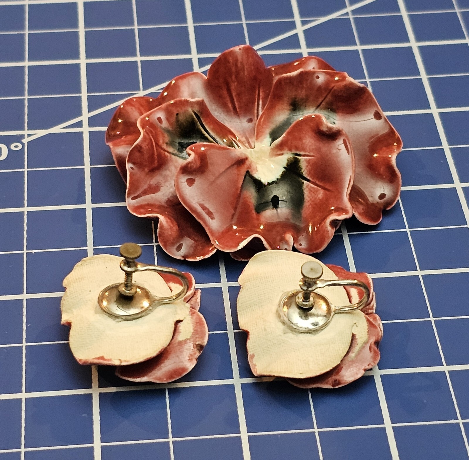 VTG Martha Newman Signed Ceramic Pansy Flower Brooch Pin & Clip Earrings Set
