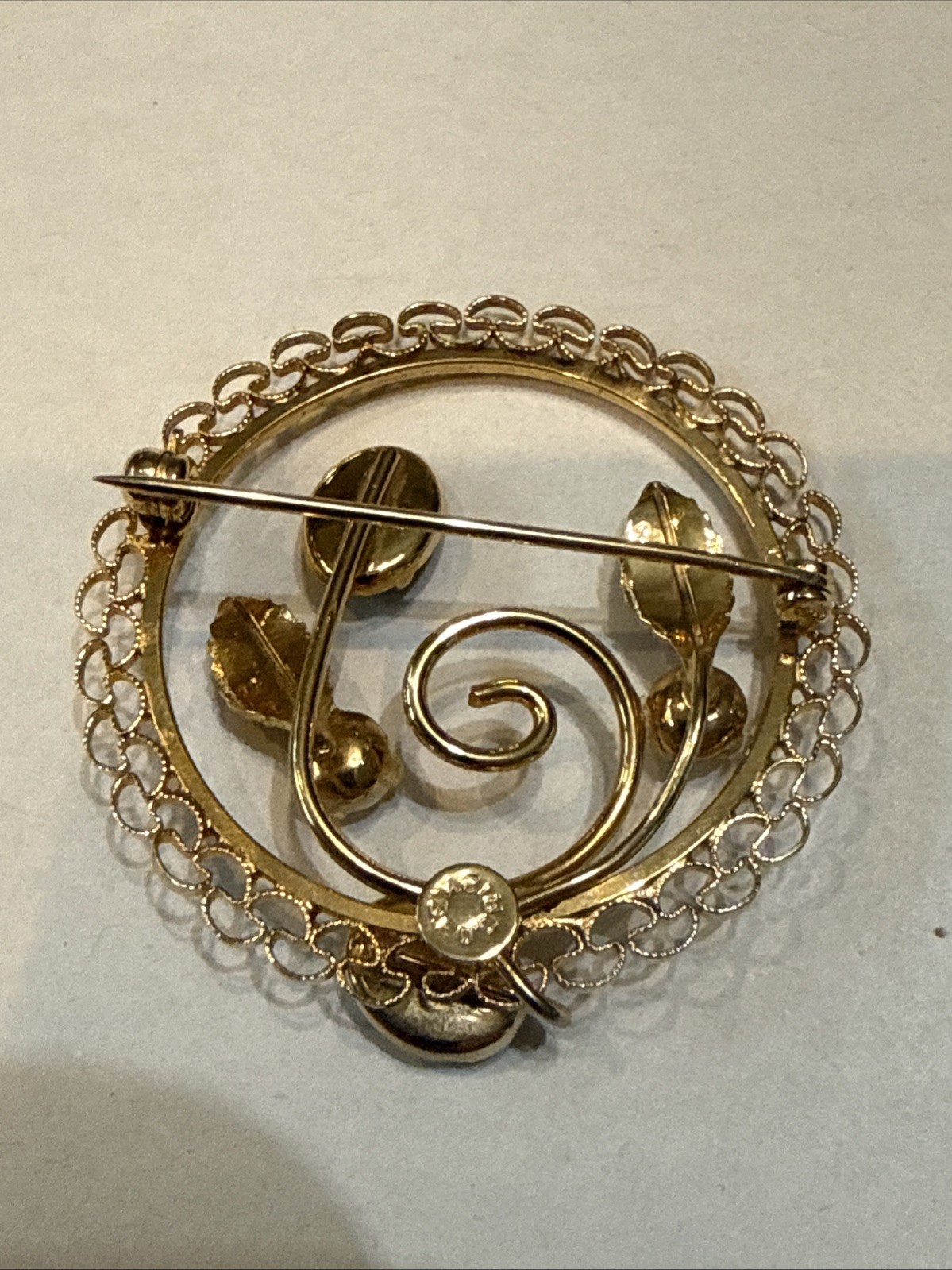 Vintage Signed AC 12K GF Pearl and Jade Cabochon Filigree Brooch Pin