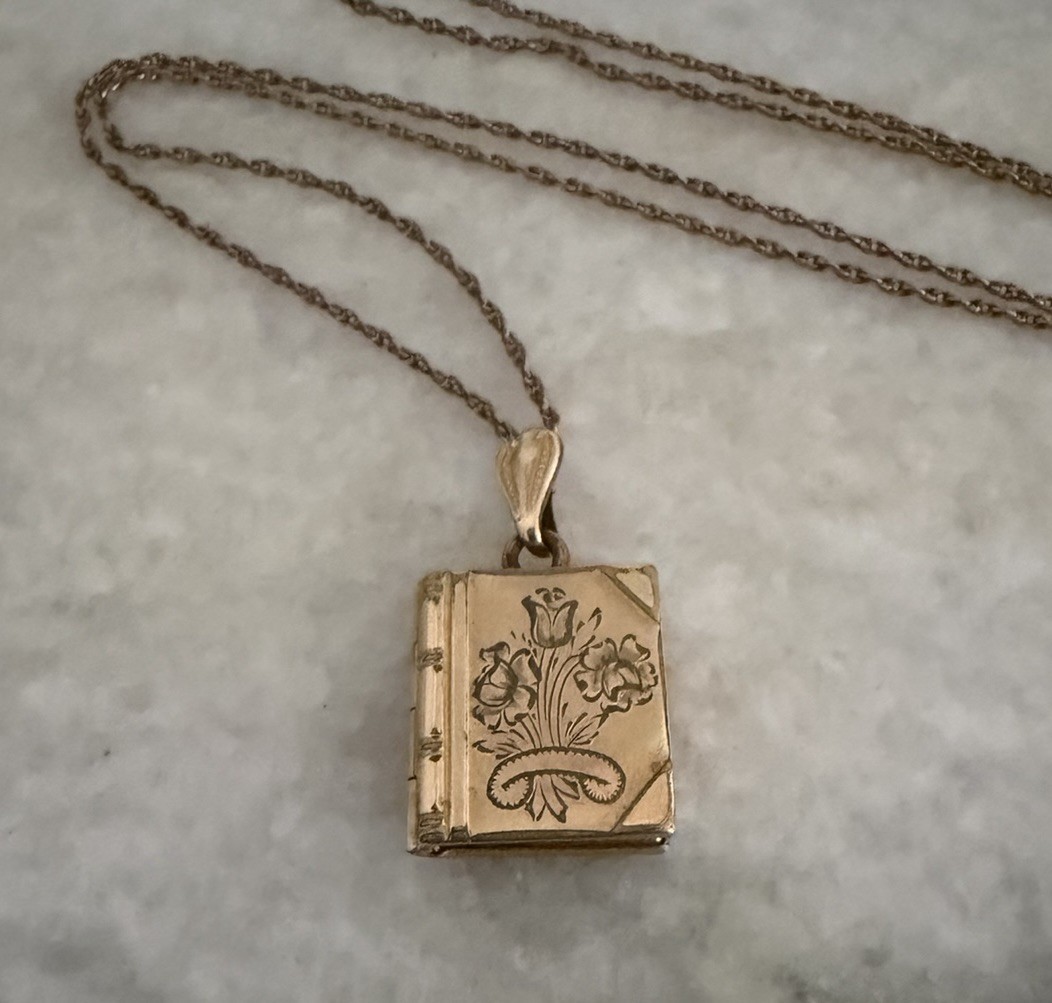 Vintage Victorian Gold Filled Locket Book Pendant JMF &Co Necklace Chain 20.50”