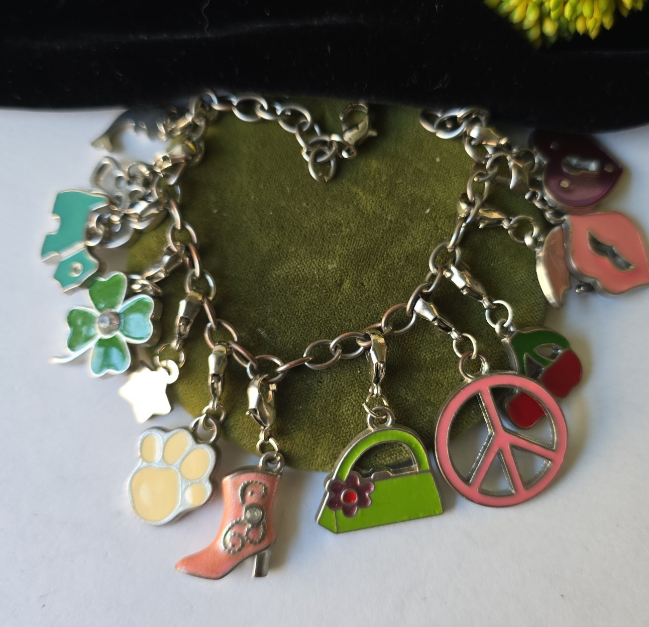 Vintage Silver Tone Enameled Dangle Charms Chain Bracelet 7″Wrist