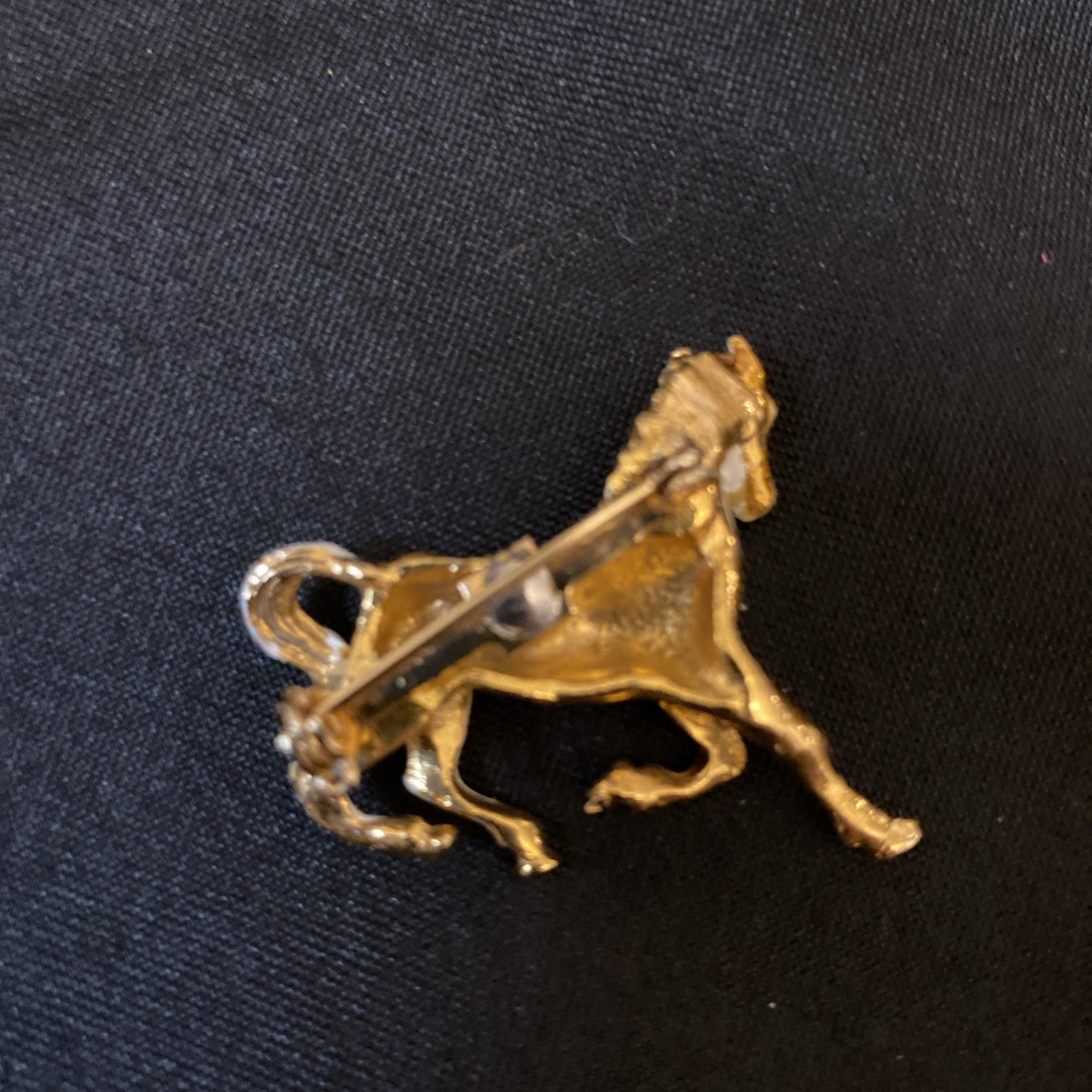 Vintage Palomino Enamel & Gold Tone Running Horse Equestrian Brooch Pin Gold Hoo