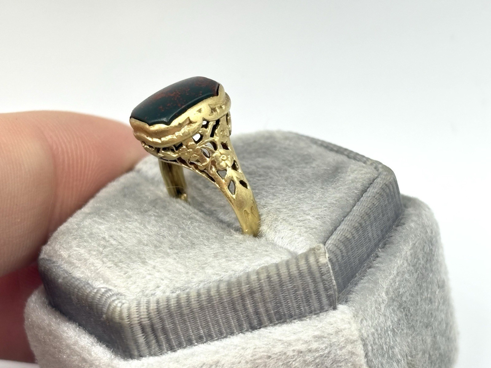 Antique Art Deco 14k Gold Filigree Bloodstone Ring Vintage