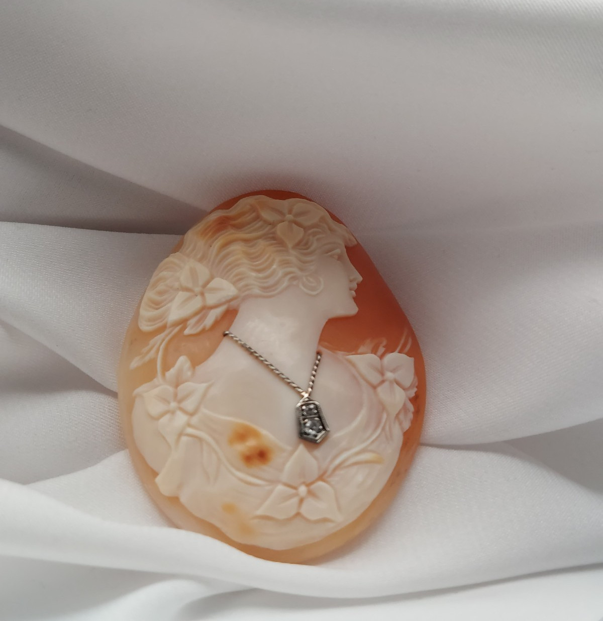 Antique Carved Shell Cameo Pin w/ Diamond Necklace Unmounted 2″ x 1.5″ 12. 7Grms
