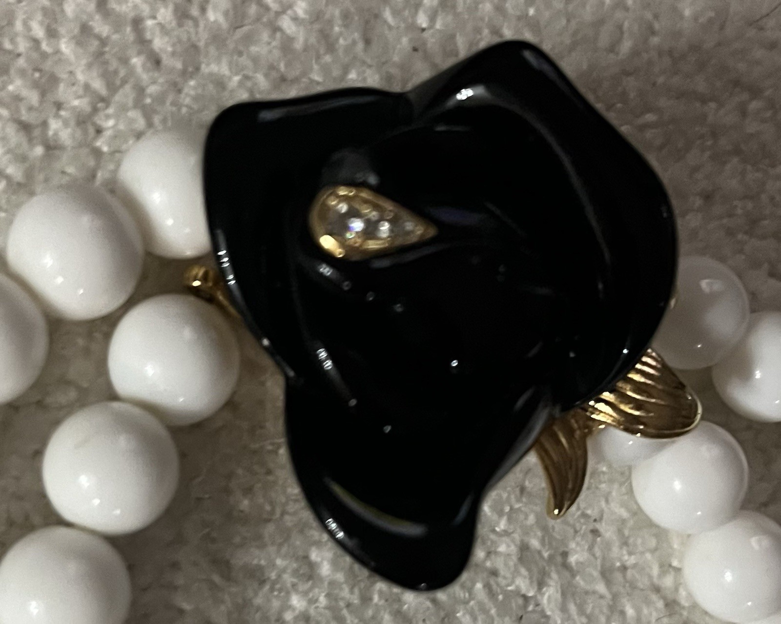 STUNNING KJL DOUBLE STRAND WHITE BEAD NECKLACE WITH BLACK ROSE CLASP