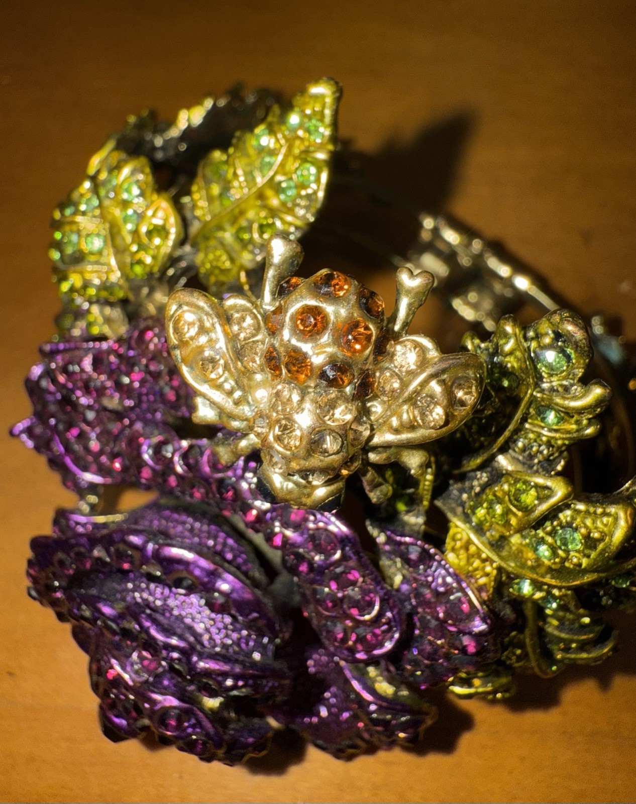 VTG OPC CRYSTAL RHINESTONE PURPLE ROSE BRACELET WITH BUMBLE BEE! STUNNING!