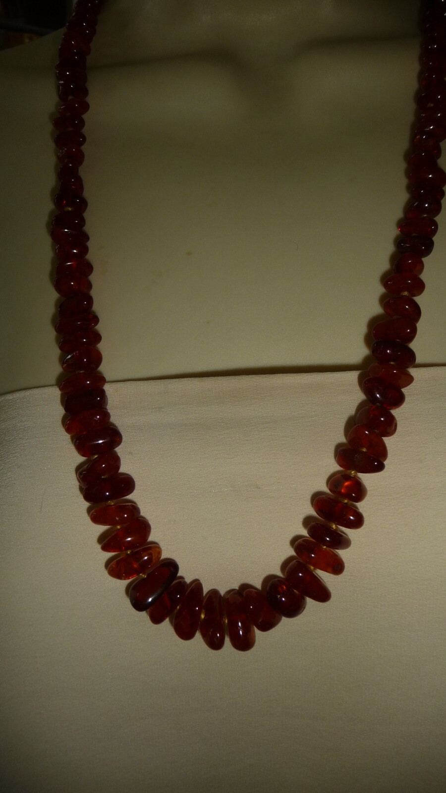 #53X vtg COSTUME NECKLACE 13″ L NO CLASP GRADUATED HAND KNOTTED CHUNKS OF AMBER