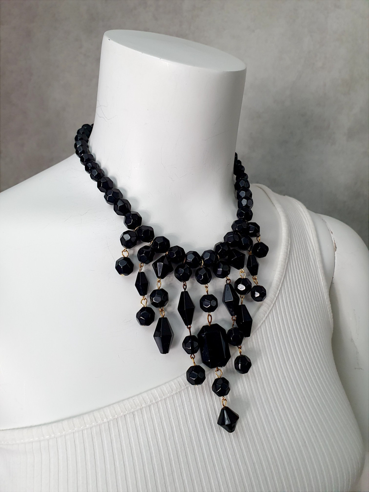 Vintage Jeweled Black Beaded Lucite Dangle Fringe Bib Choker Necklace 16″