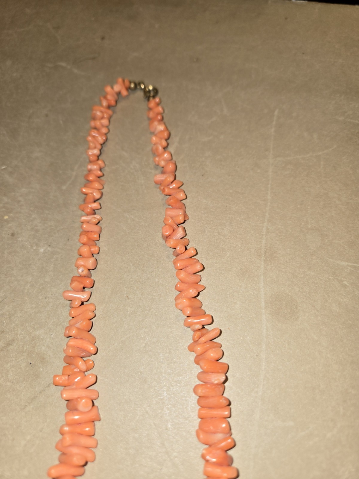 VINTAGE GRADUATED BRANCH CORAL NECKLACE 16 INCH -FREE SHIP