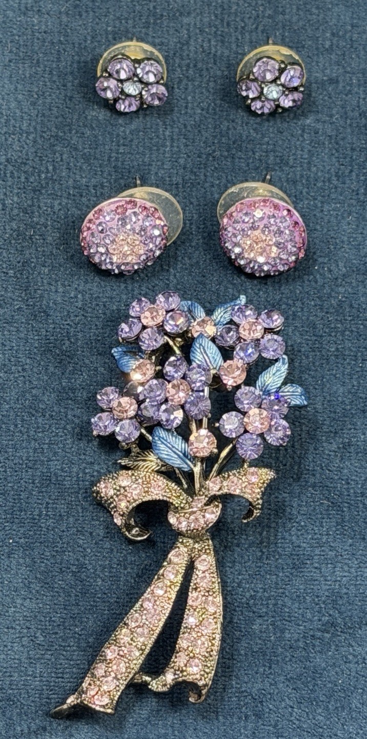 Vintage 90s Flower Bouquet Brooch Pierced Earrings 5 PC Set Purple Pink Gunmetal