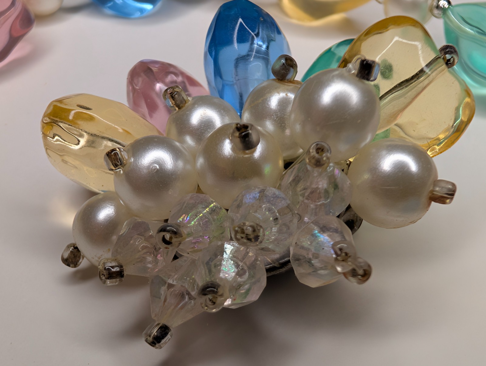 Vtg Multi-Color Pastel Lucite Necklace Earring Set Faux Pearl Mid-Century