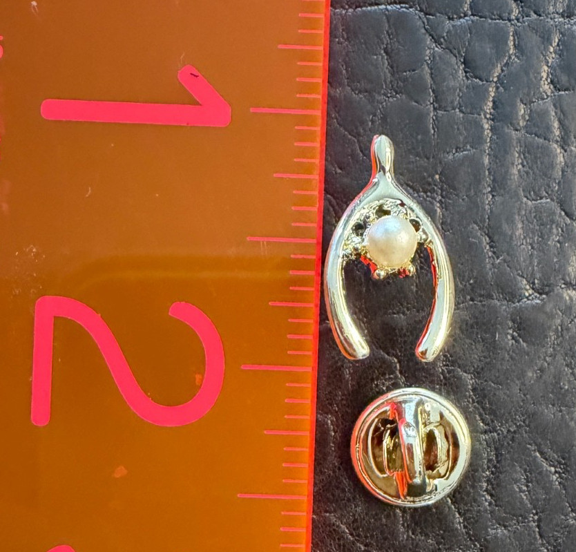 vintage silver tone lucky equestrian horseshoe and faux pearl pin with pin back