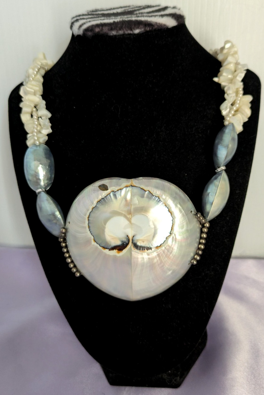 Vintage Pearlized Ammonite Heart Shaped Fossil Beaded Stone & Pearl Necklace 22″