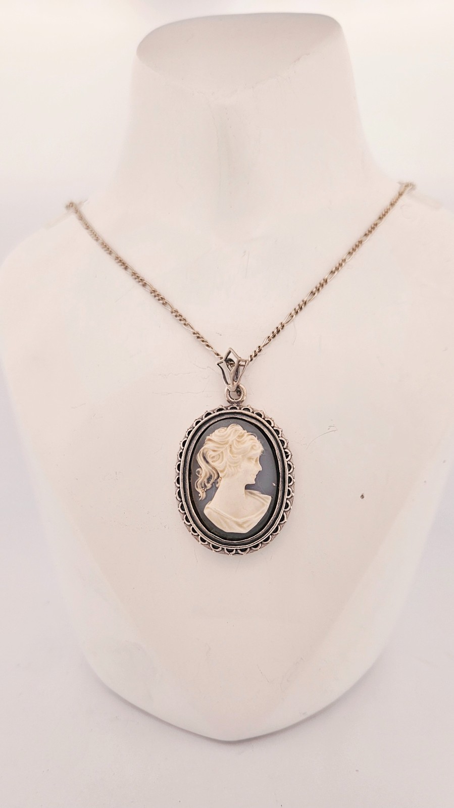 Sterling silver carved vintage cameo pendant on thin figaro chain necklace 18″