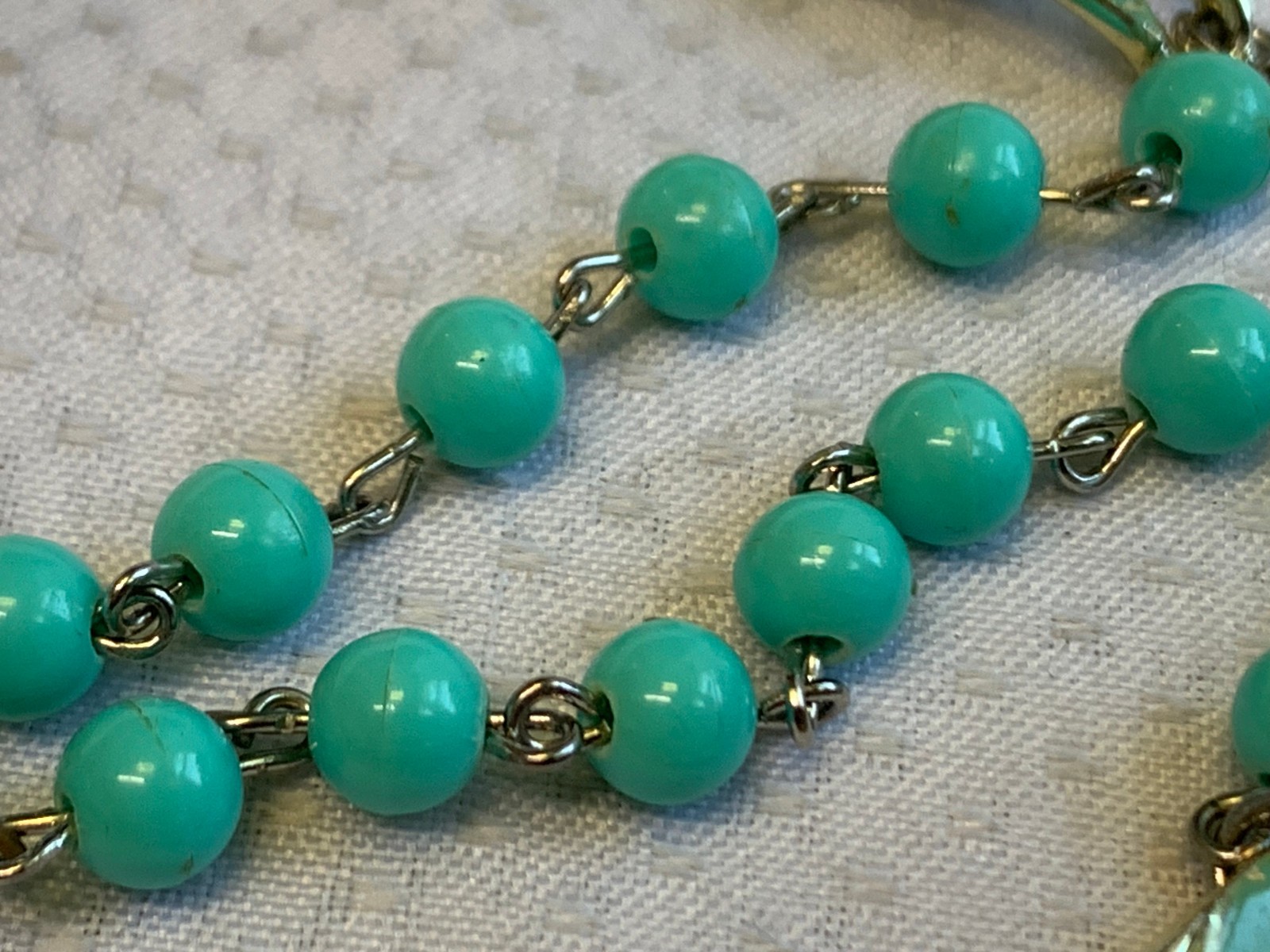 Vtg Coro Necklace 16.5″ Fashion Jewelry Sea Green Enamel Beaded Hook Clasp *READ