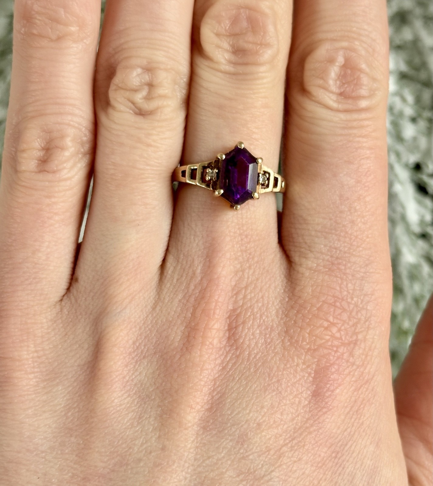 Vintage PSCO 10K Gold Ring Hexagon Purple Glass Stone Diamond Accents Size 6