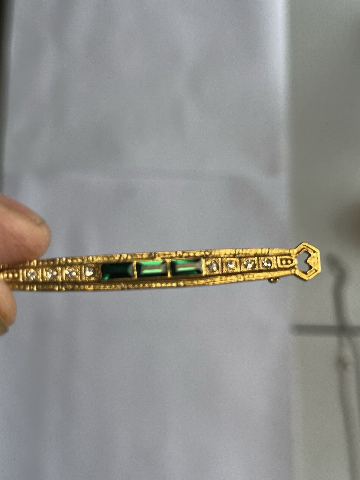 GOLDTONE BAR BROOCH RHINESTONES GREEN AND WHITE 2.25” St. Patrick’s Day