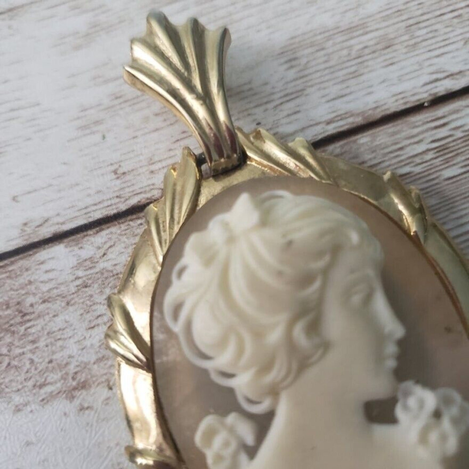 Vintage Pendant – Large Cameo Style Gold Tone with Cream (No Chain Included)