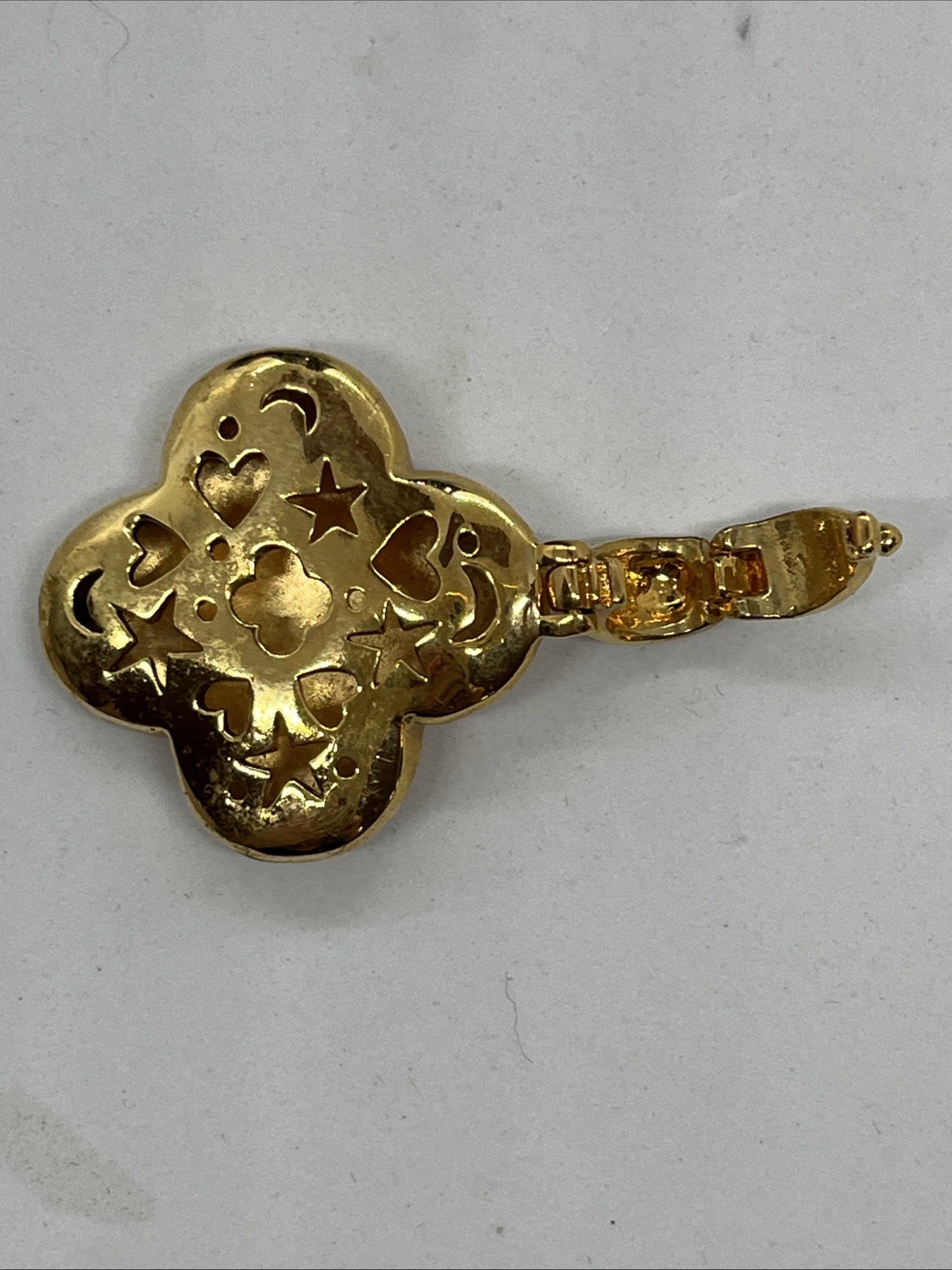 Ivory Enamel And Gold Tone Clover Pendant Enhancer With 18 Inch Chain