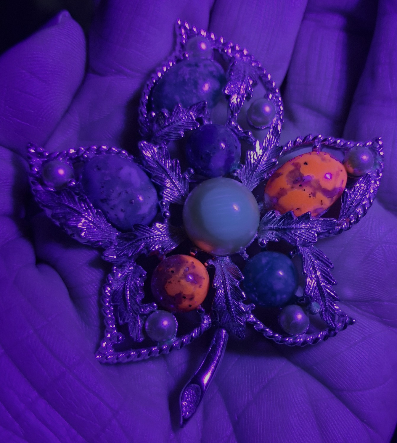 Vtg 1968 UV Glow SARAH COVENTRY Fantasy Brooch Silver Leaf Multicolor 3″ x 2.25″