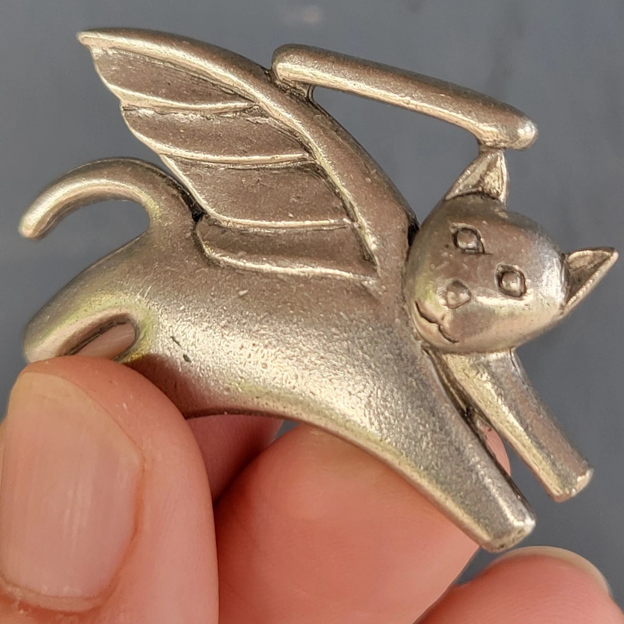 Vtg J. Clift Pewter Cat Pendant – Angel Cat Memorial Modernist Style 1.5″