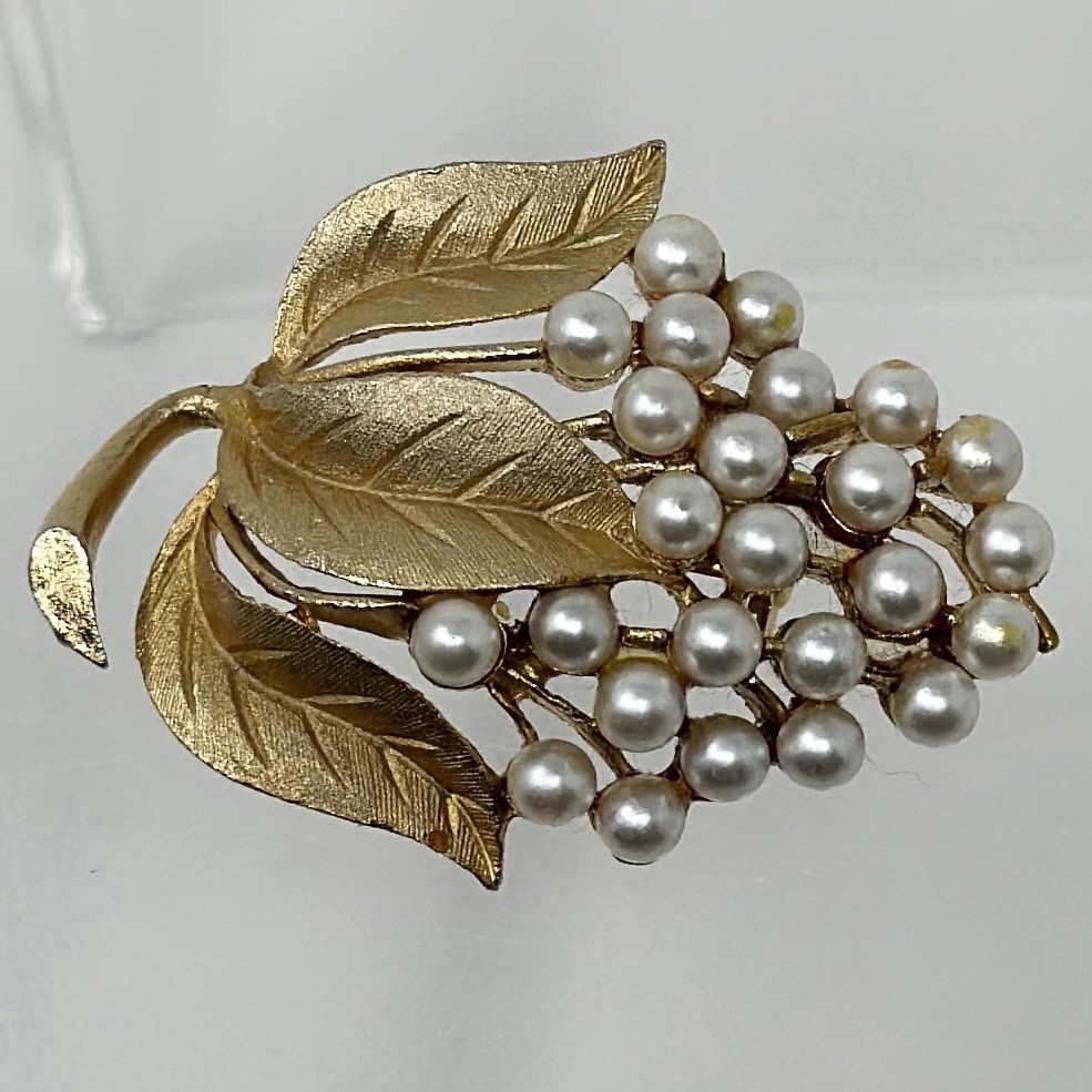 Vintage Gold Tone Bunch Of Grapes Brooch Faux Pearl Cluster Textured Elegant Pin