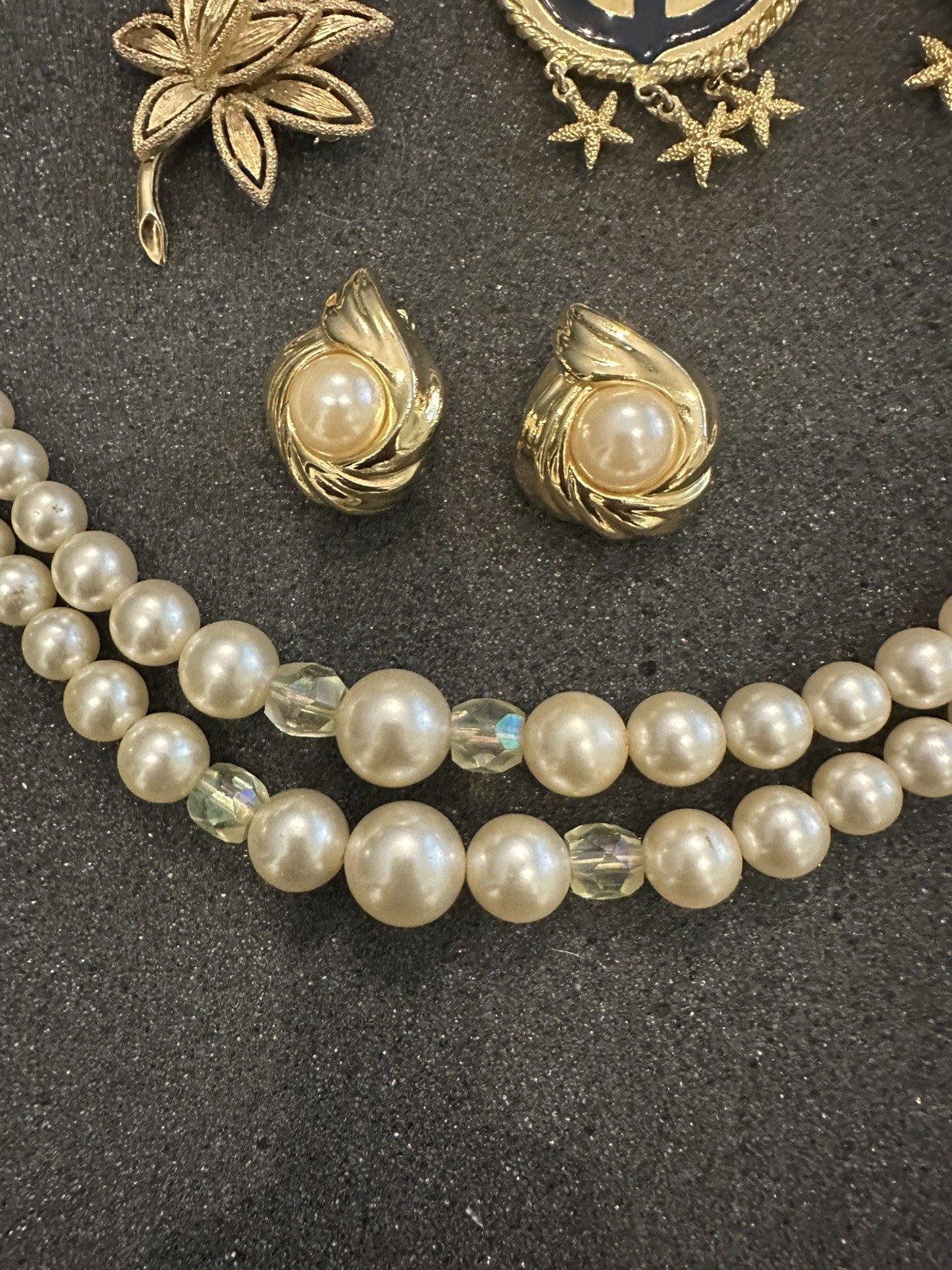 Vintage Estate Costume Jewelry Lot! Brooches and more!