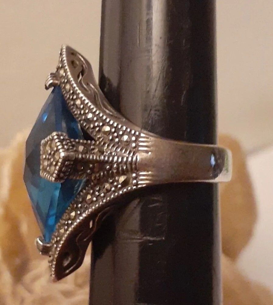 Vintage Estate Sterling Silver Faceted Blue Crystal Glass Pentagon Ring Size 8