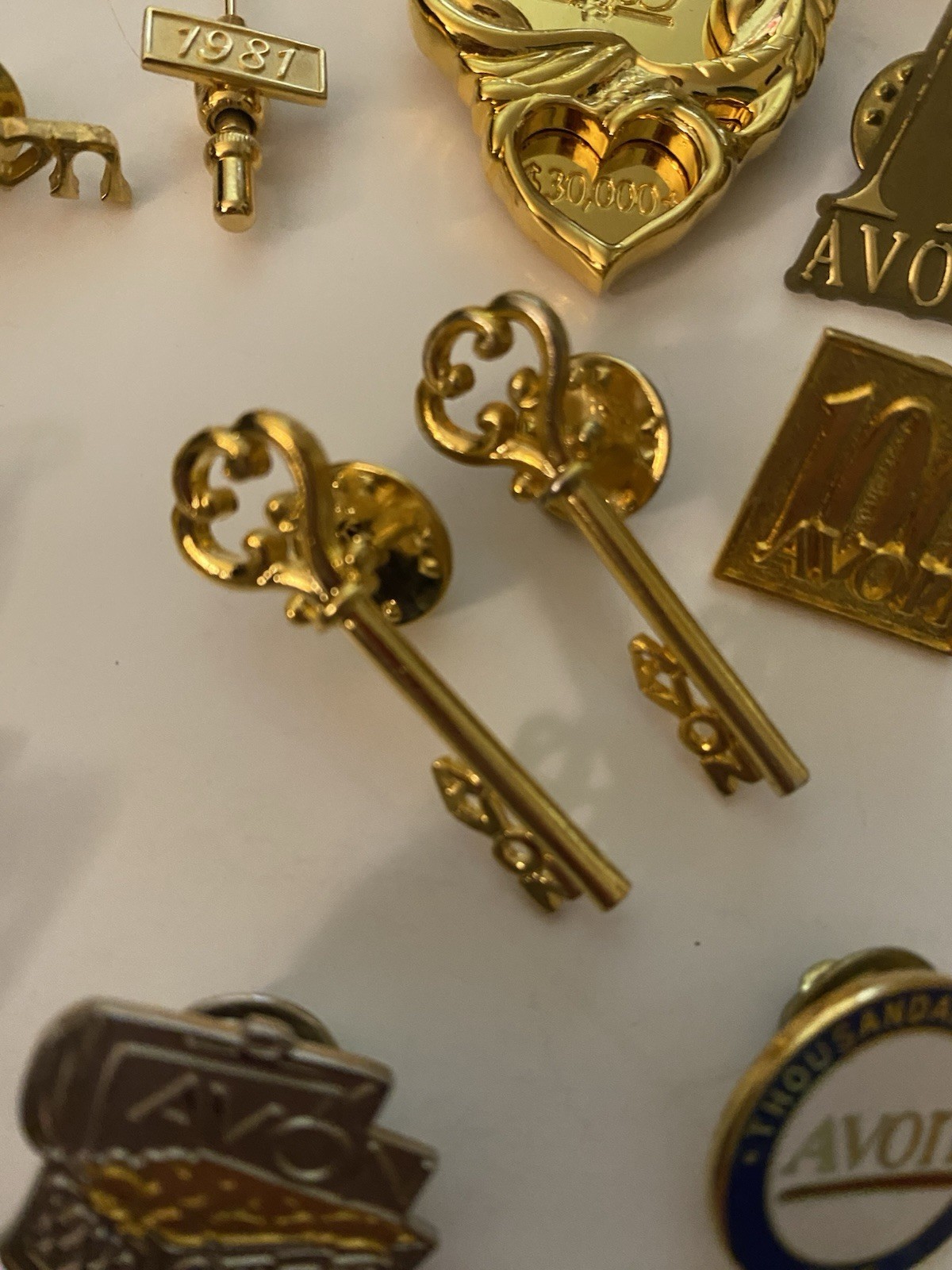 Lot Of 26 Vintage Avon & Avon Representative Awards Brooches Pins Pendant
