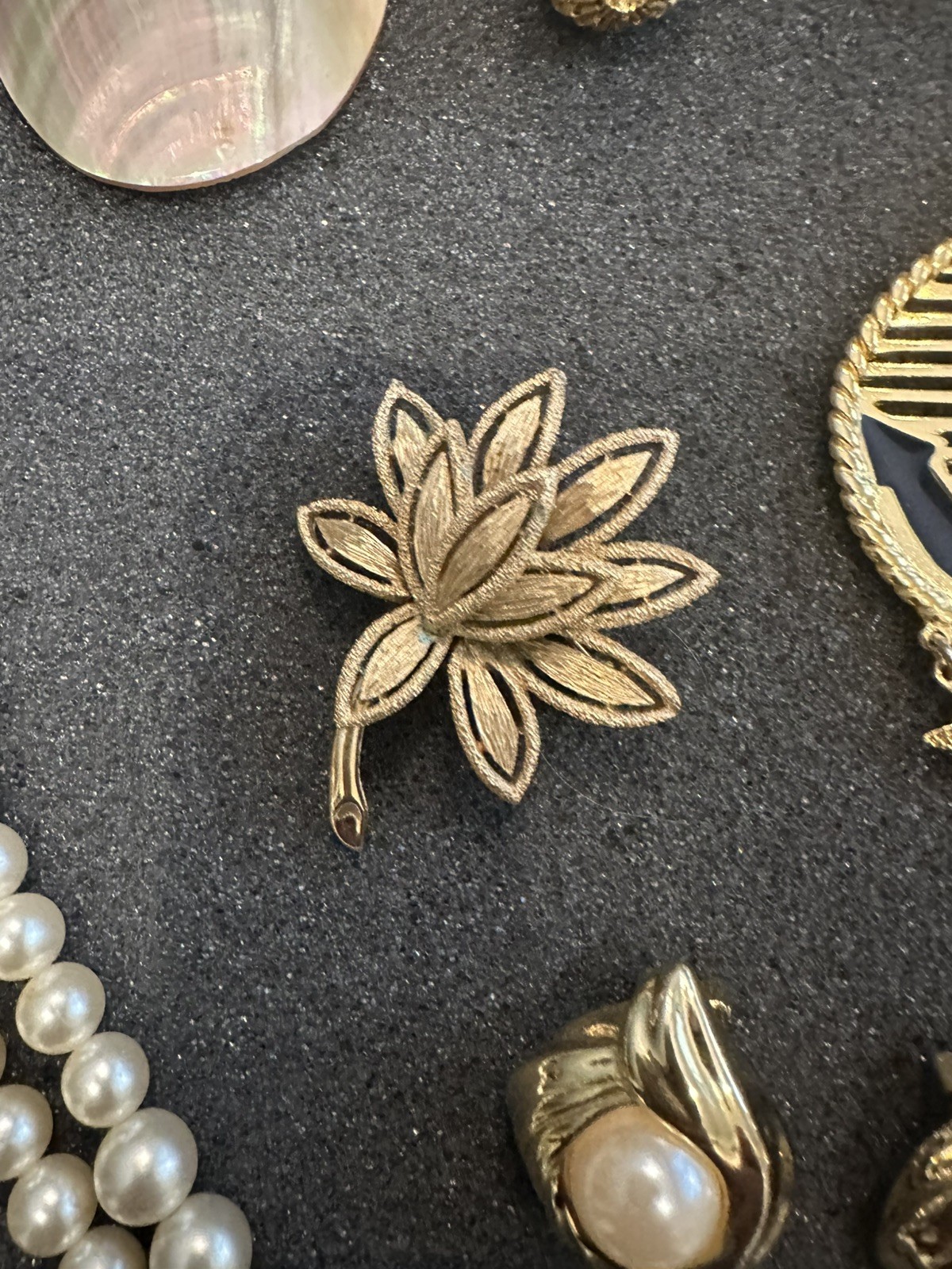 Vintage Estate Costume Jewelry Lot! Brooches and more!