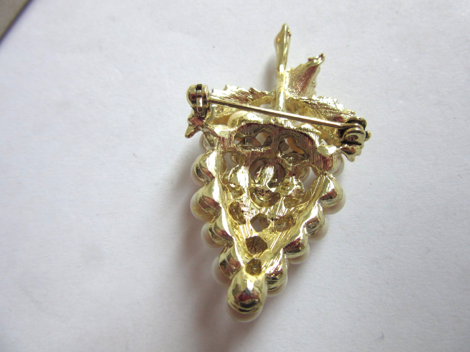 Vintage faux pearl grapes design gold tone pin