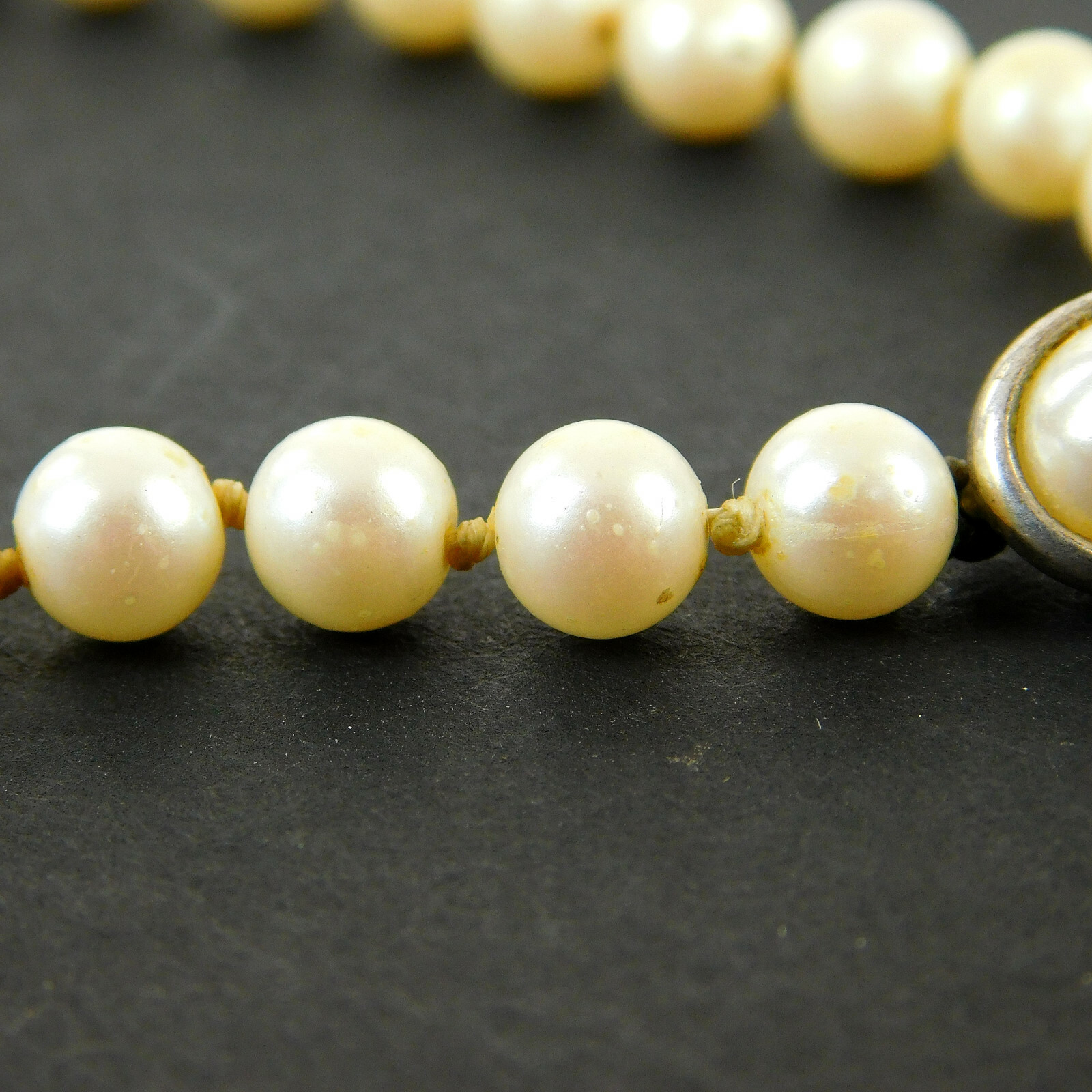 Vintage Faux Pearl Knotted Necklace Box Tab Insert Pearl Closure 16″ Talbot