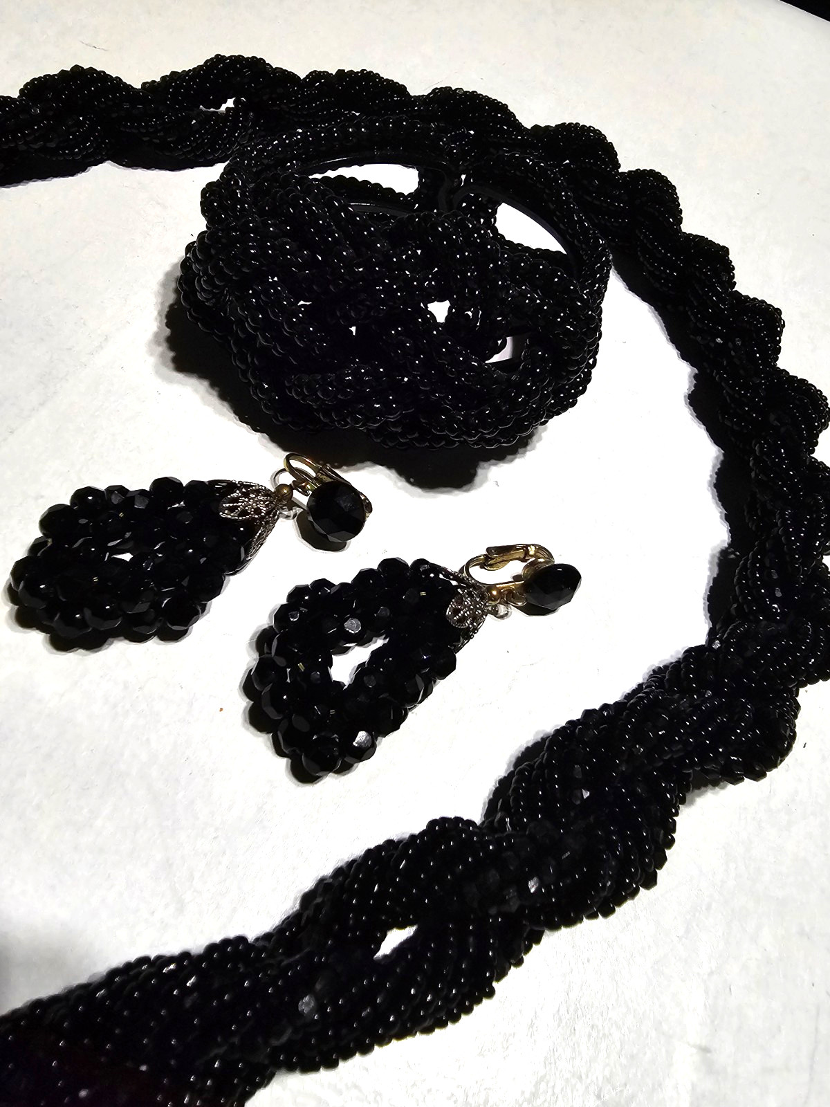 TWISTED STRAND BLACK GLASS SEAD BEAD NECKLACE, EARRINGS & BRACELET – VINTAGE