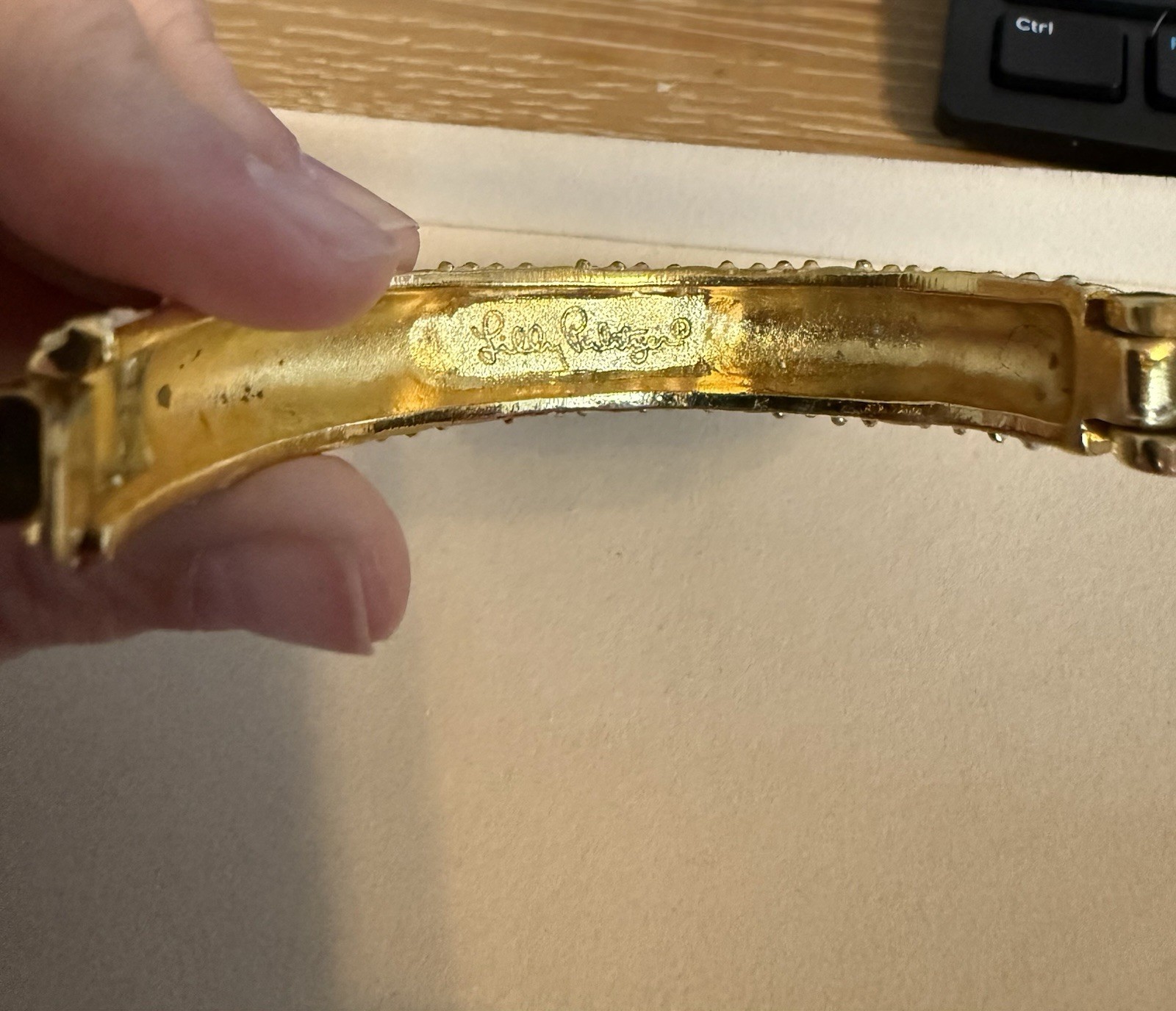 Vintage Lilly Pulitzer Ivory Enamel And Gold Tone Clasp Bangle Bracelet