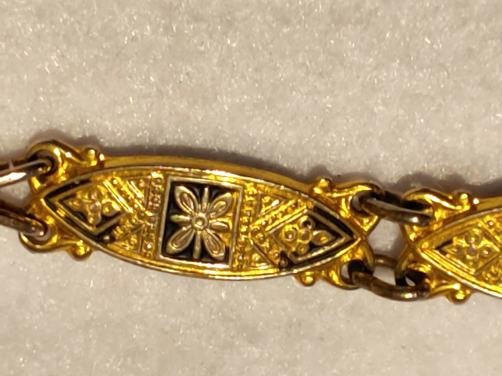 vintage – bracelet – Metal Goldtone – 1/4 in x 6 1/2 in Long